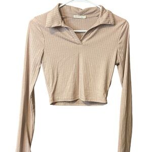 NWOT cream long sleeve crop top v-neck with collar